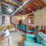 Pet Friendly In * Couhé-Verac
