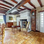 Feriehus Pet Friendly In Couhé-Verac