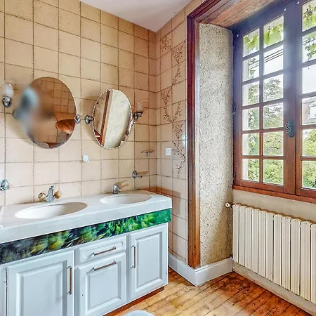 Amazing Home In Couhe * Couhé-Verac