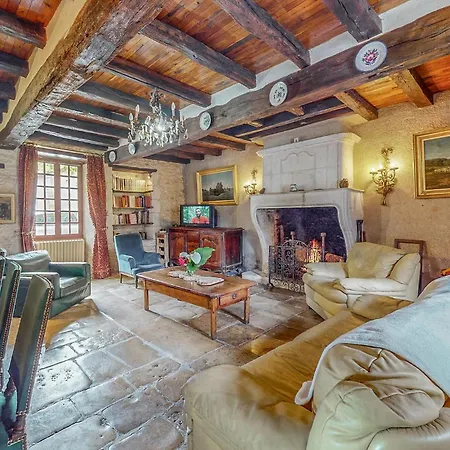 בית נופש Amazing Home In Couhe Couhé-Verac
