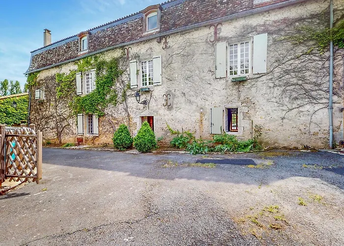 펜션 Beautiful In Couhé-Verac